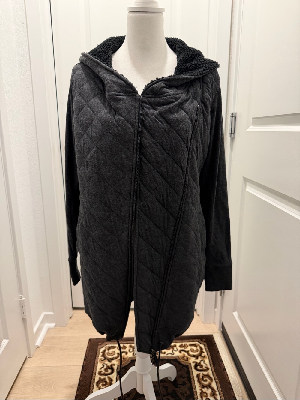 UGG Women’s XS Quilted Sherpa Hooded Jacket Charcoal Gray Zip Coat 1013559